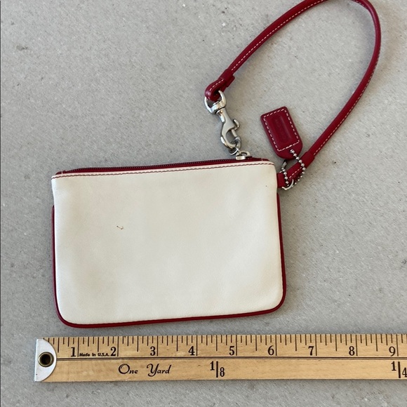 Red and White Heart Wristlet - Picture 3 of 5